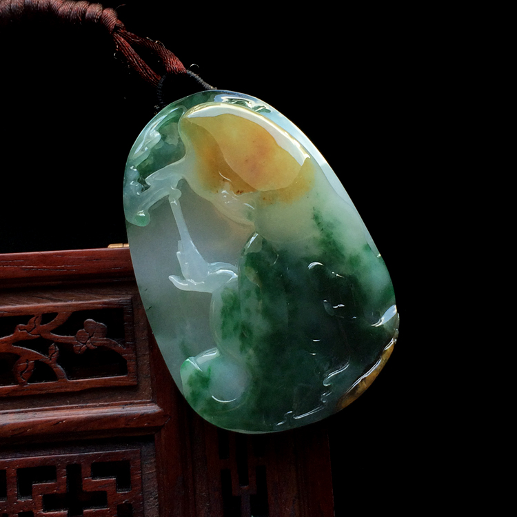 糯冰种飘花带褐黄翡一心向佛挂件