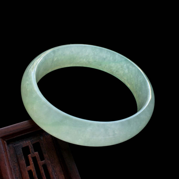 冰种晴水贵妃镯（56mm-50.3mm）