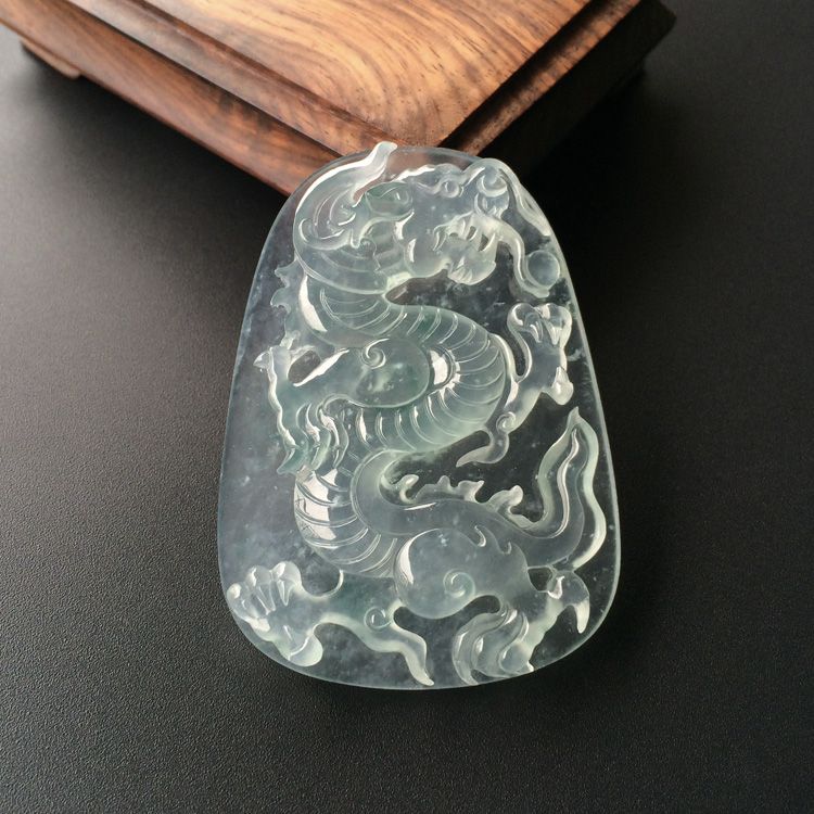 (超值推荐)冰玻种飘花龙牌挂件
