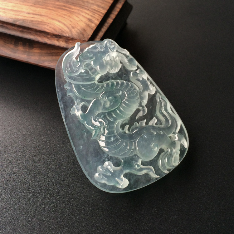 (超值推荐)冰玻种飘花龙牌挂件
