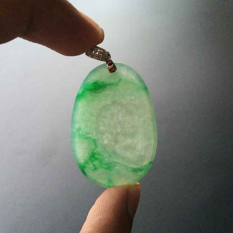 (超值推荐)糯冰种飘翠悟道挂件一对走(金扣)