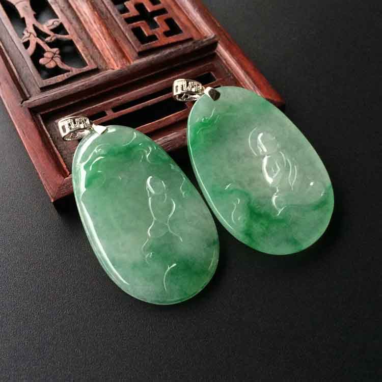 (超值推荐)糯冰种飘翠悟道挂件一对走(金扣)