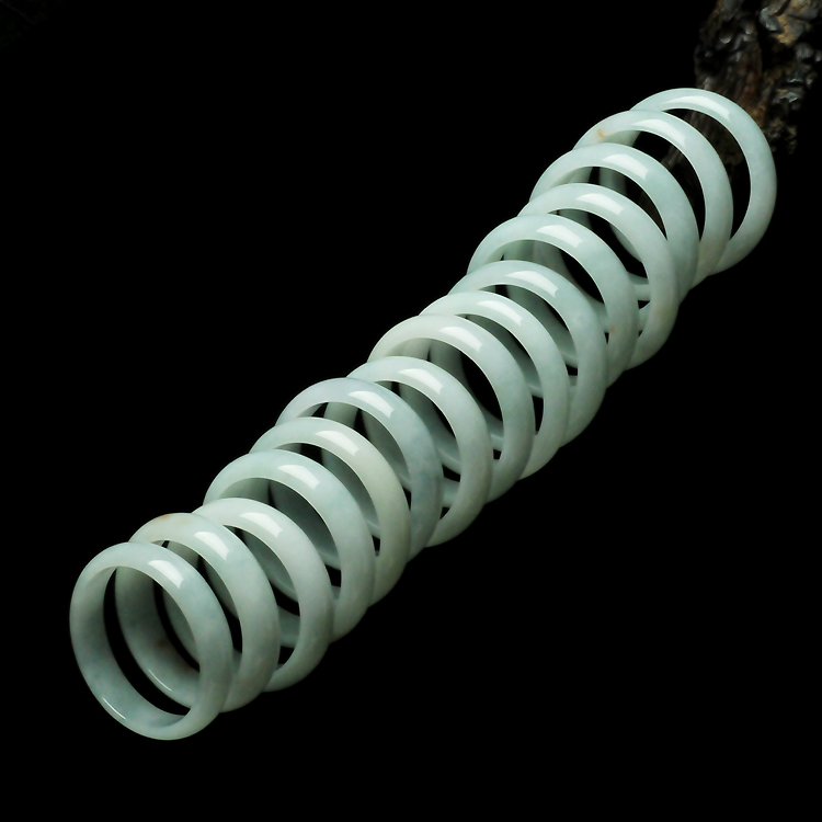 （超值推荐）糯冰种晴水/飘红花手镯（15支一批走）（最大：58.2mm 最小：55.4mm）