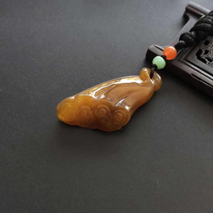 （超值推荐）糯冰种褐黄翡心连心挂件
