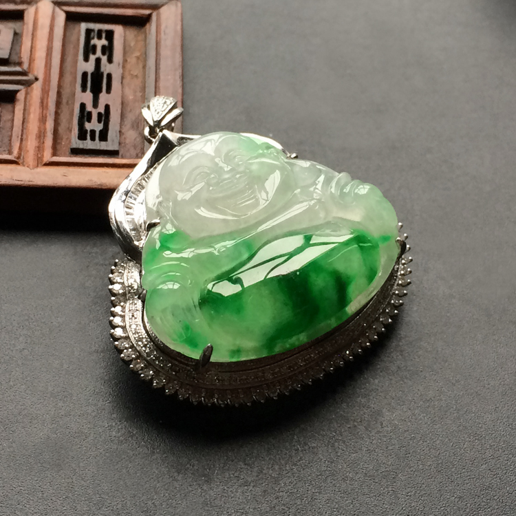 (超值推荐)冰种飘翠镶白金钻石玉佛胸坠