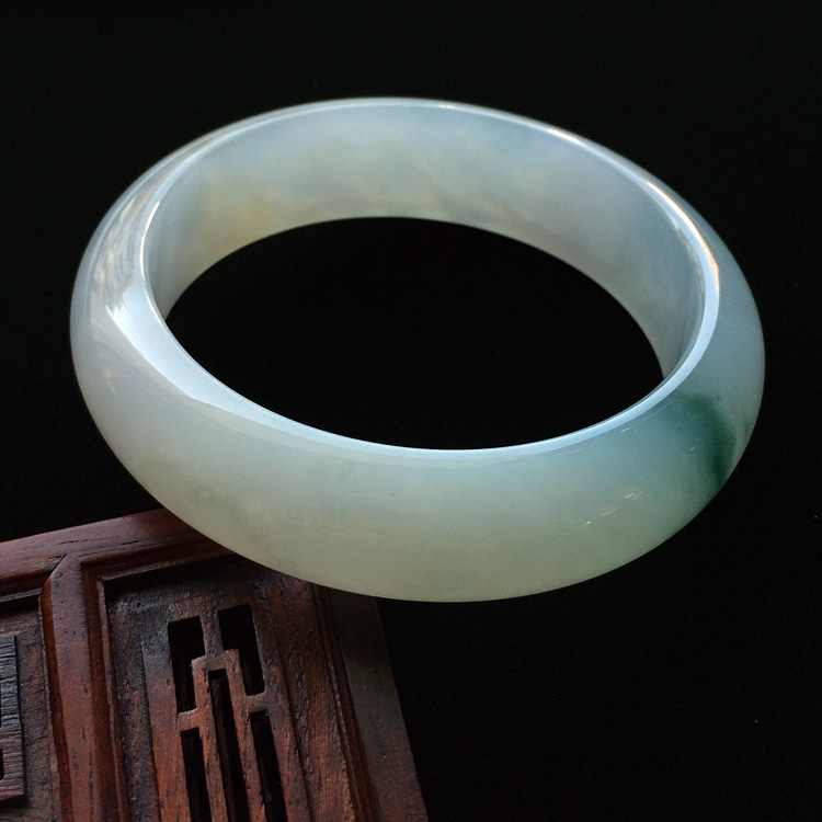 （超值推荐）糯冰种晴水手镯（56.3mm）