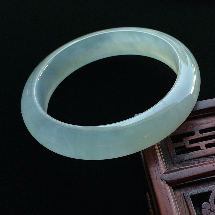 （超值推荐）冰种淡晴水手镯（55.3mm）
