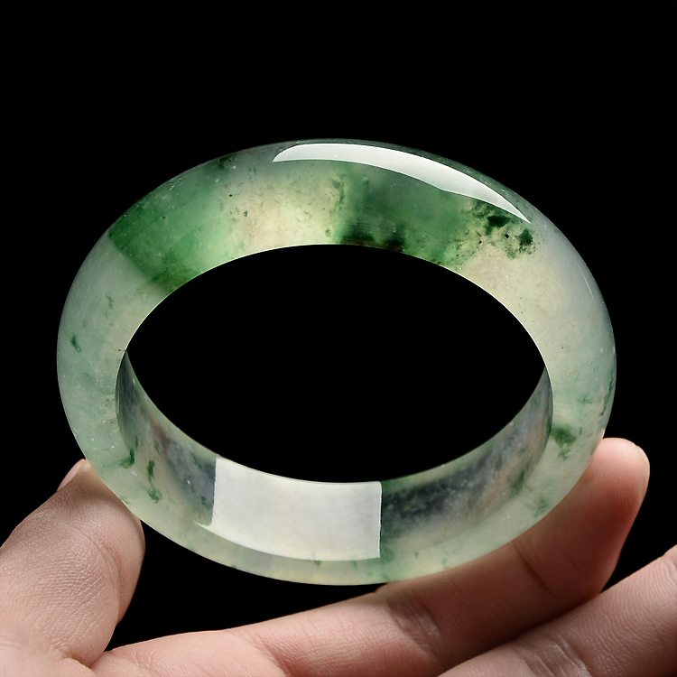（超值推荐）冰玻种飘绿花手镯（58.4mm）