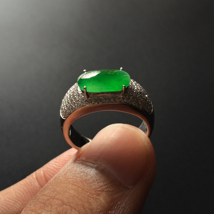 (超值推荐)冰种翠色镶白金钻石马鞍戒指