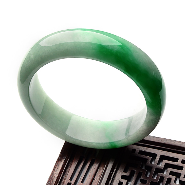 糯冰种飘阳绿手镯（58.6mm）