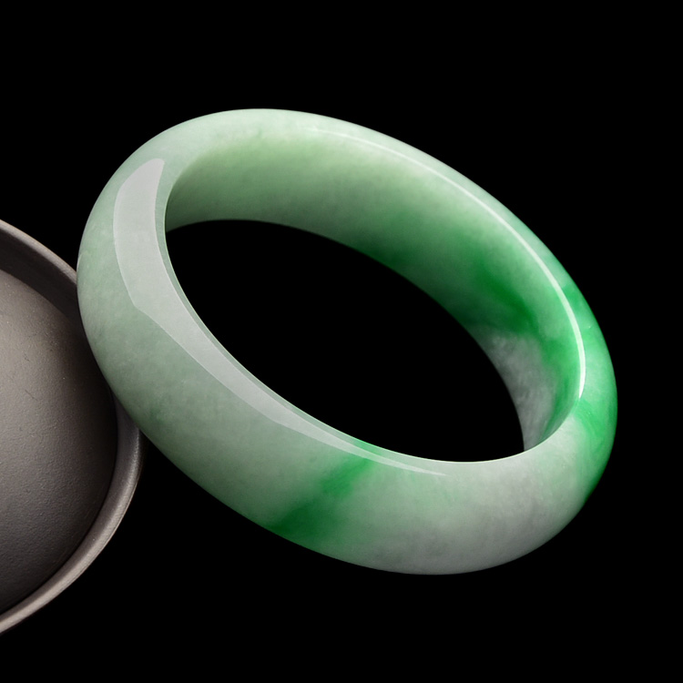 糯冰种飘阳绿手镯（58.6mm）
