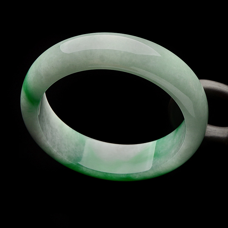 糯冰种飘阳绿手镯（58.6mm）