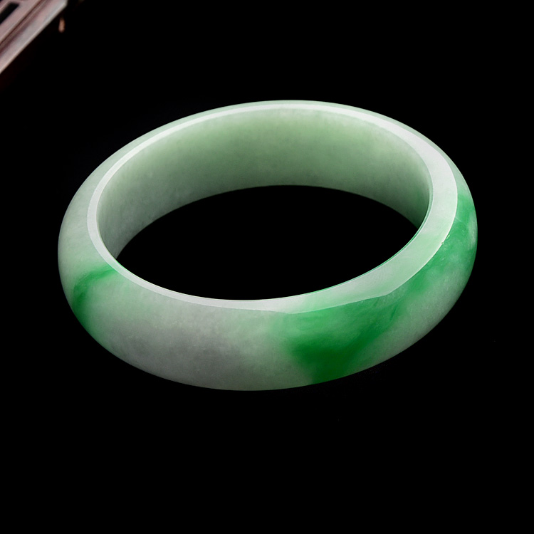糯冰种飘阳绿手镯（58.6mm）