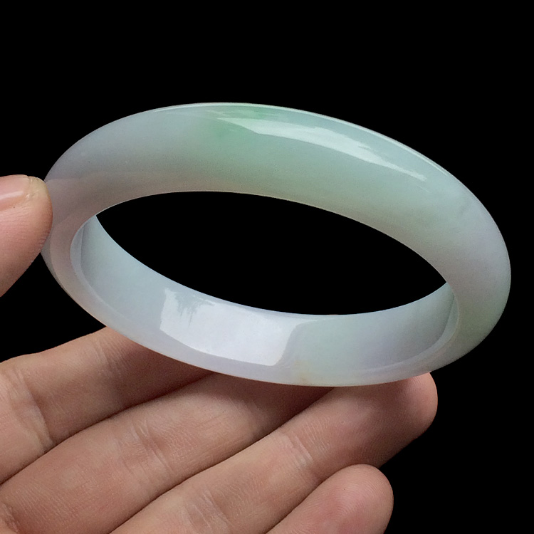 （超值推荐）糯冰种淡春带彩手镯（56.5mm）