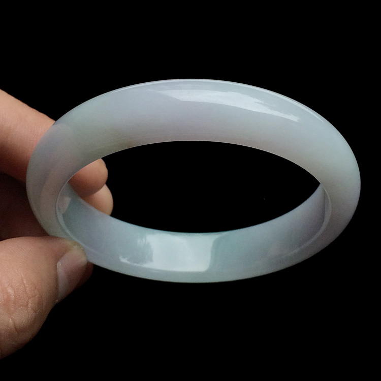 （超值推荐）糯冰种淡春带彩手镯（56.5mm）
