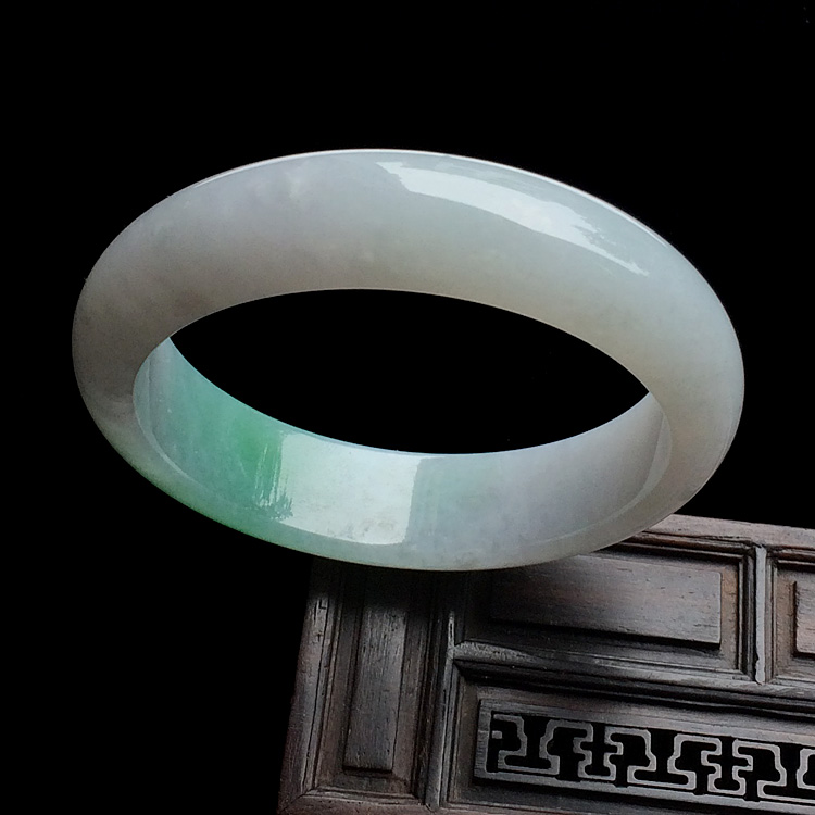 （超值推荐）糯冰种飘翠手镯（56.7mm）