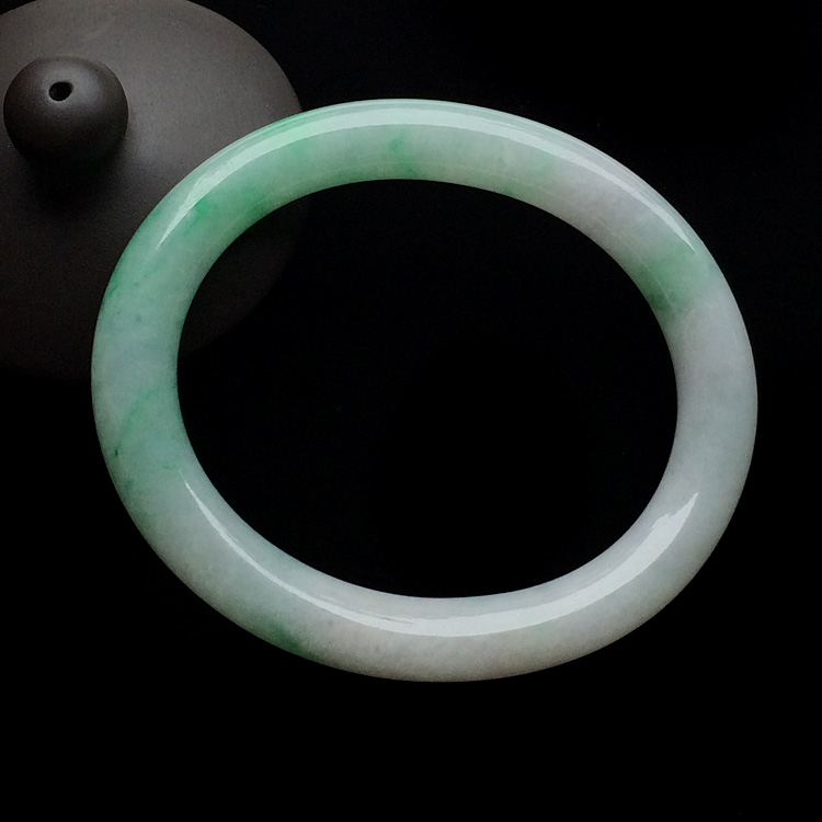 （超值推荐）糯冰种飘翠贵妃镯（55.6mm）