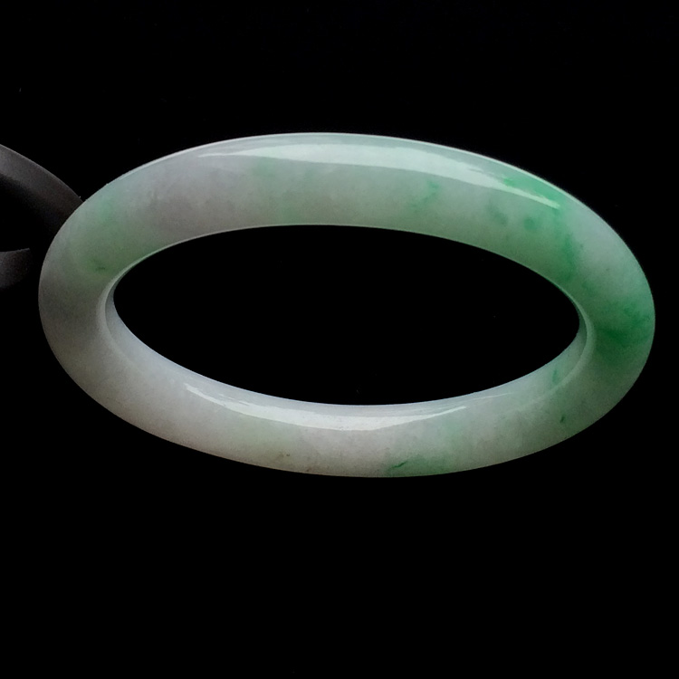 （超值推荐）糯冰种飘翠贵妃镯（55.6mm）