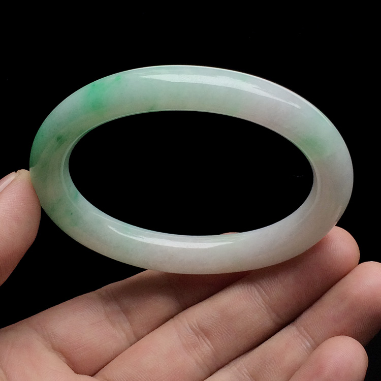 （超值推荐）糯冰种飘翠贵妃镯（55.6mm）