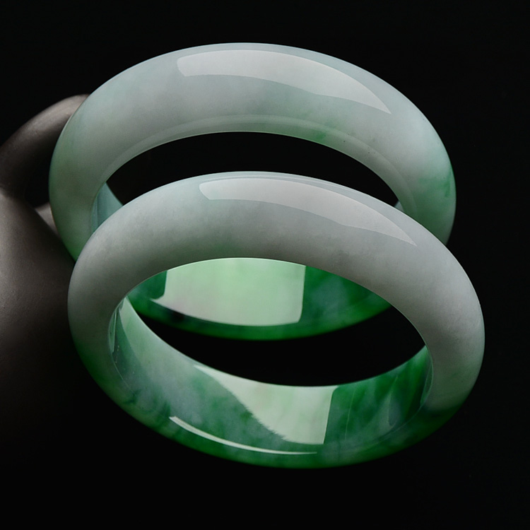 糯冰种阳绿手镯一对（57.1mm/57.2mm）