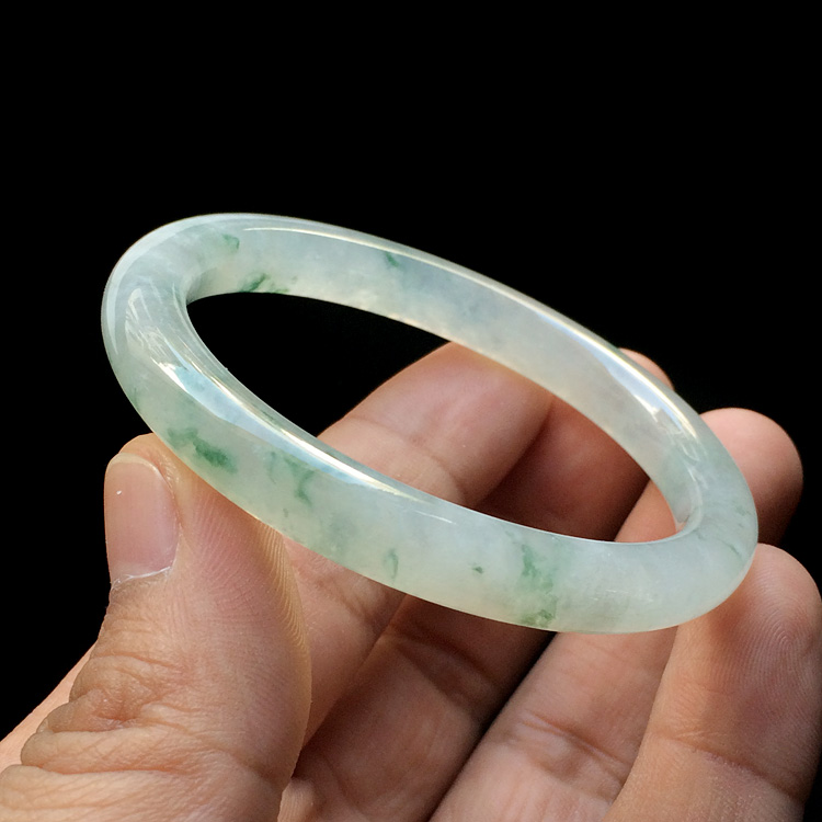 （超值推荐）冰种飘花圆条贵妃镯（54.7mm-48.1mm）