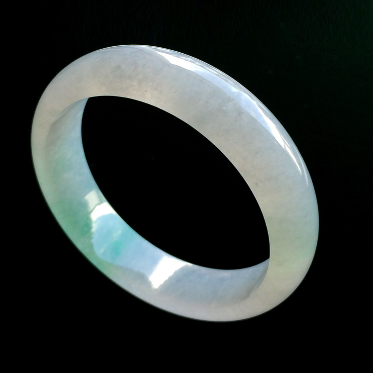 （超值推荐）糯冰种淡春带彩手镯（58.4mm)