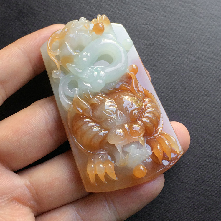 （超值推荐）糯冰种褐黄翡卧虎藏龙挂件