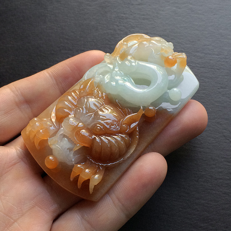 （超值推荐）糯冰种褐黄翡卧虎藏龙挂件