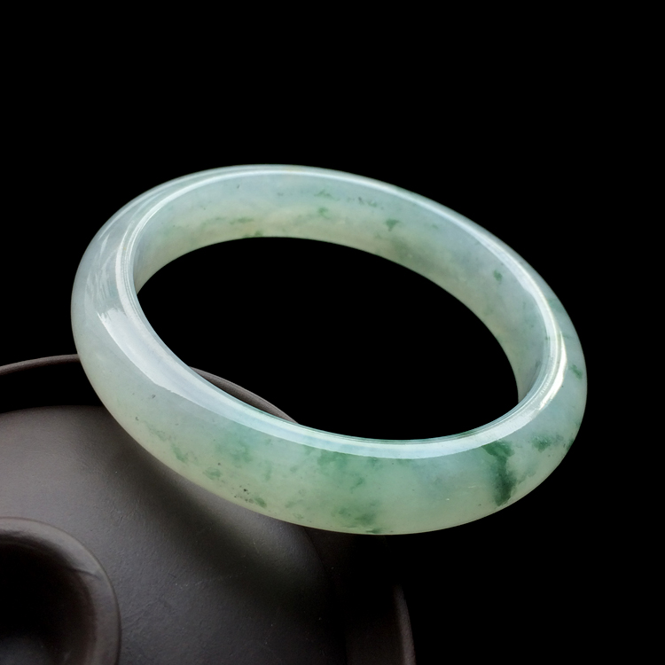（超值推荐）糯冰种飘花手镯（56.7mm）