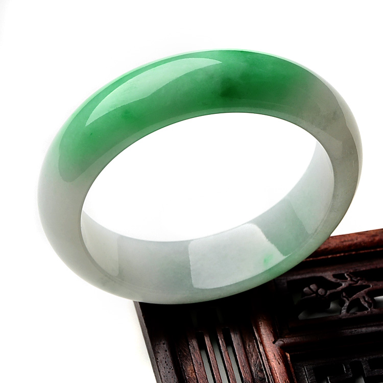 （超值推荐）糯冰种飘翠手镯（56.6mm）