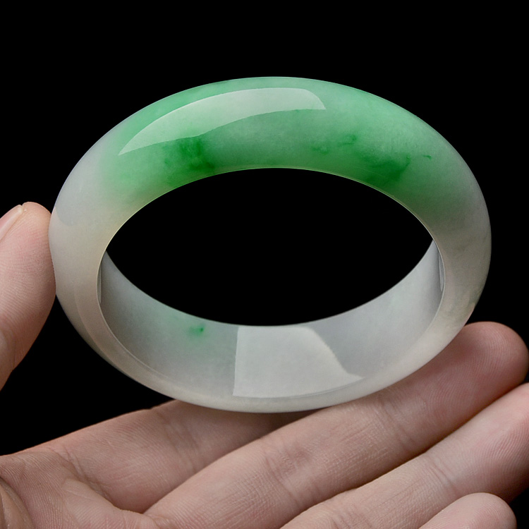 （超值推荐）糯冰种飘翠手镯（56.6mm）