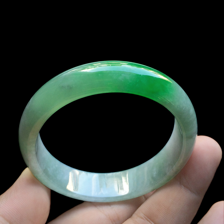 （超值推荐）糯冰种飘阳绿手镯（57.3mm）