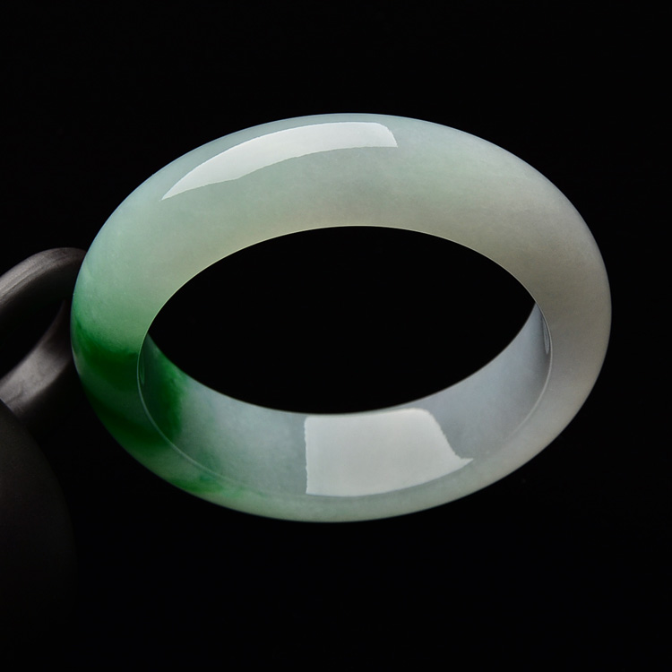 （超值推荐）糯冰种飘阳绿手镯（59mm）