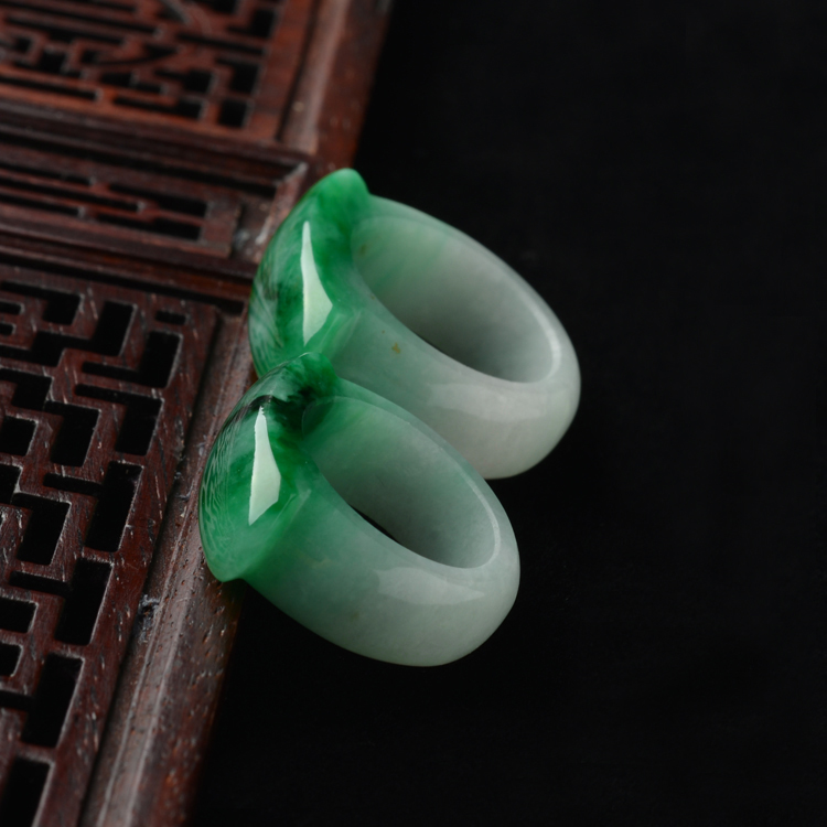 (超值推荐)糯冰种翠色情侣指环(一对)