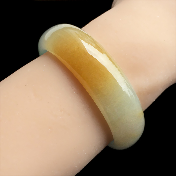 （超值推荐）糯冰种黄翡手镯（56.3mm）