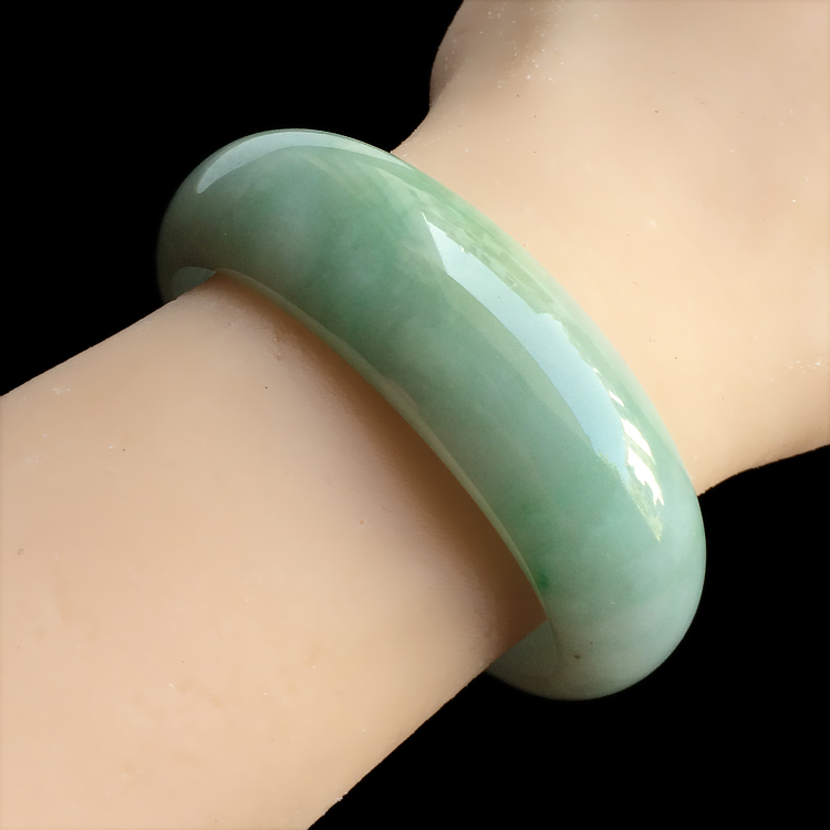 糯冰种晴水手镯（58.1mm）