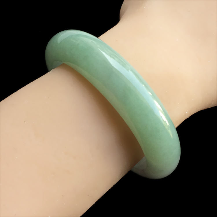 糯冰种晴水手镯（57.7mm）