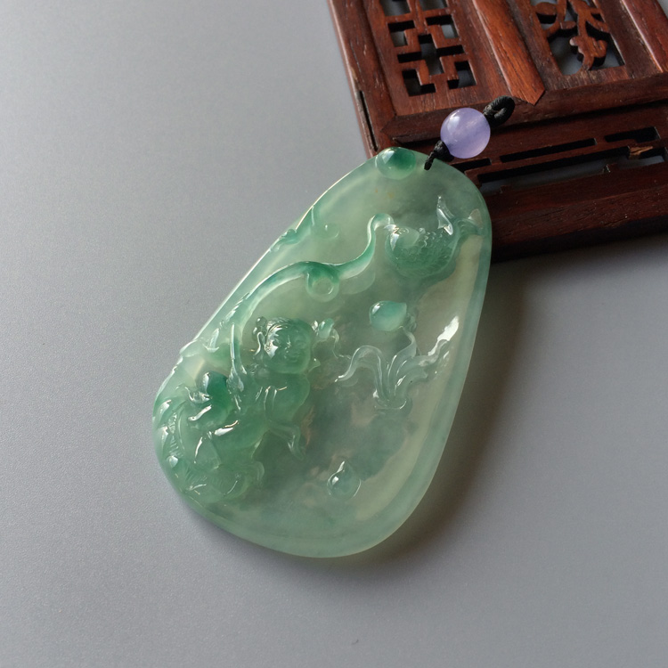 (超值推荐)冰种飘花童趣挂件
