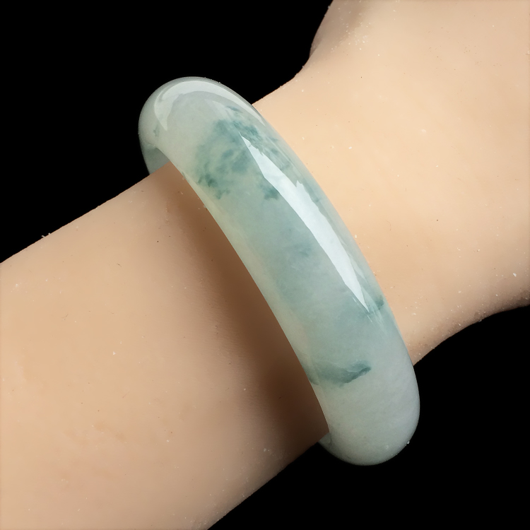（超值推荐）糯冰种飘花手镯（54.6mm）