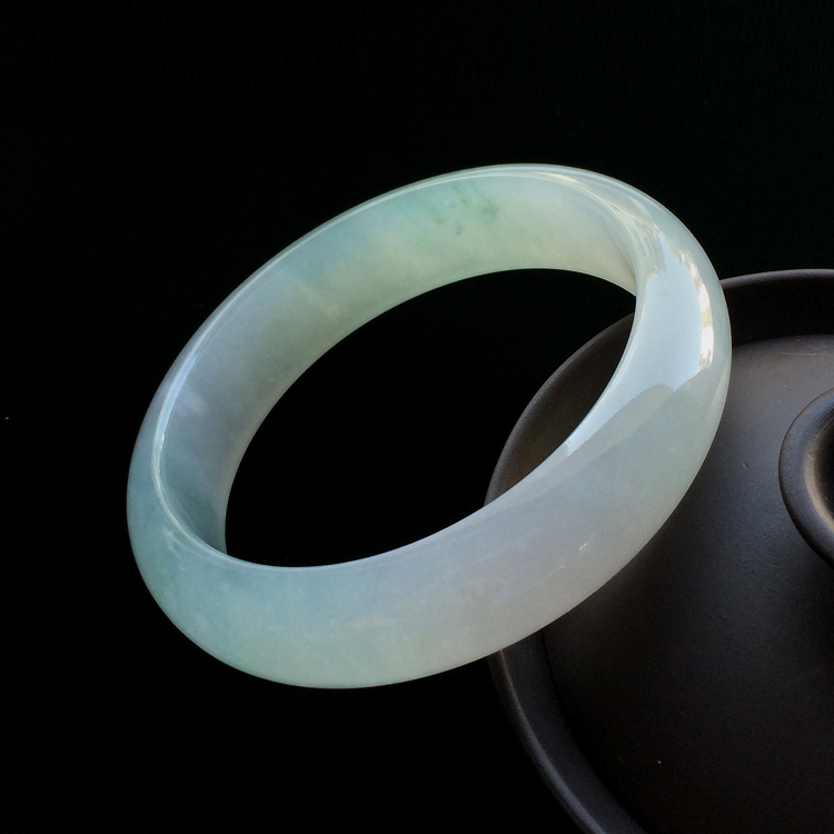 （超值推荐）糯冰种淡晴水手镯（57.7mm）