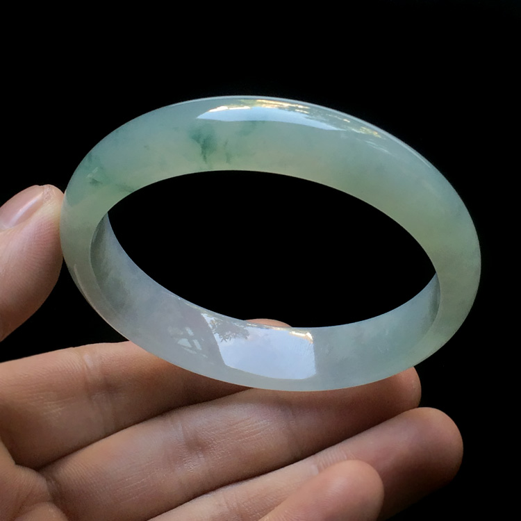 （超值推荐）糯冰种飘花手镯（57mm）