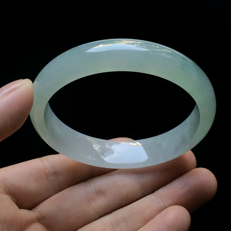 （超值推荐）糯冰种飘花手镯（57mm）