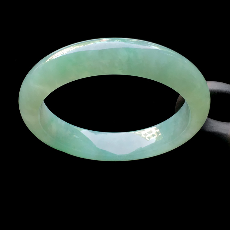 （超值推荐）糯冰种晴水手镯（57.6mm）
