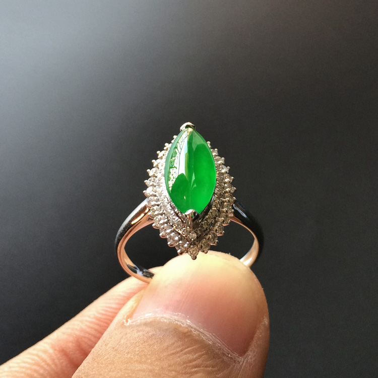 (超值推荐)冰种翠色镶白金钻石马眼戒指