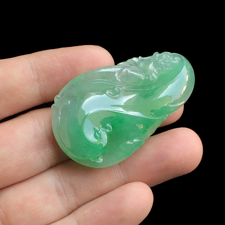 糯冰种翠色仿古龙凤牌挂件