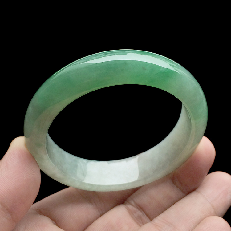 （超值推荐）糯冰种飘翠手镯（56.3mm）