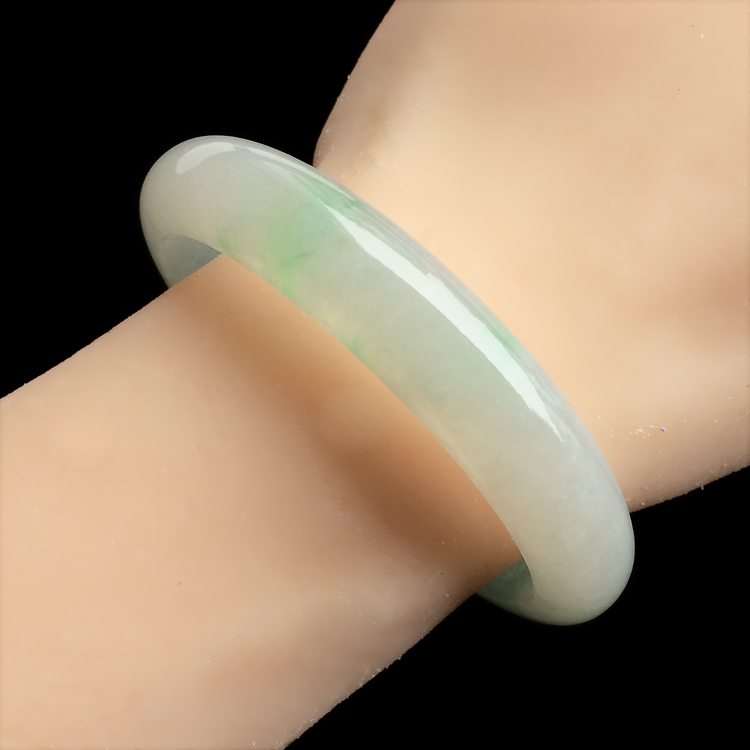 （超值推荐）糯冰种飘花手镯（58.2mm）