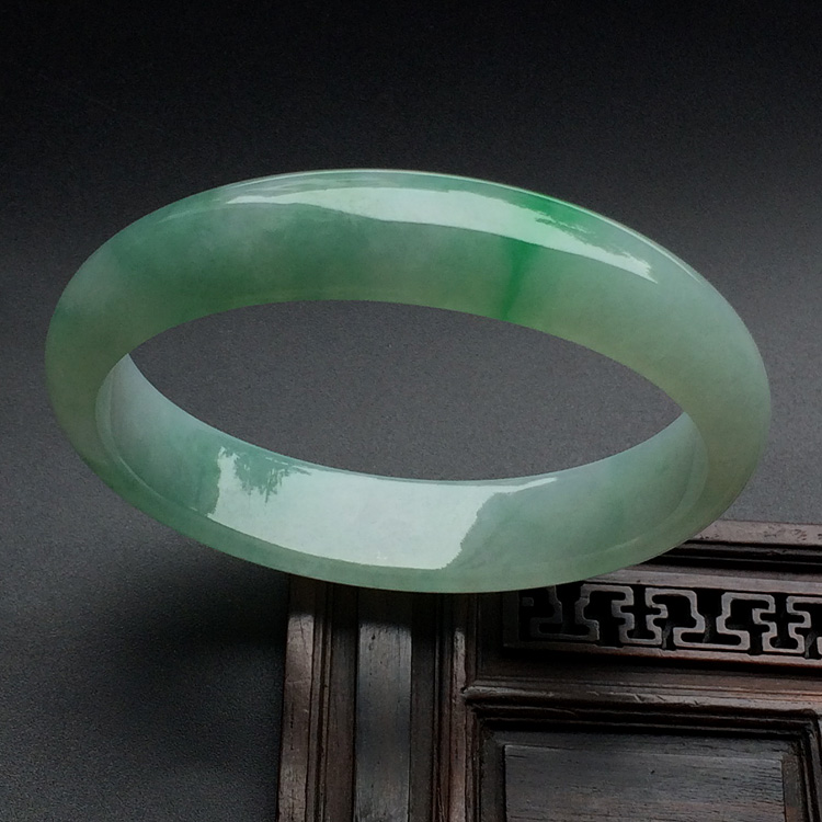 （超值推荐）糯冰种飘翠贵妃镯（55mm-48.1mm）