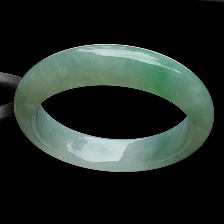 (超值推荐)糯冰种晴水略飘翠手镯（56.6mm）