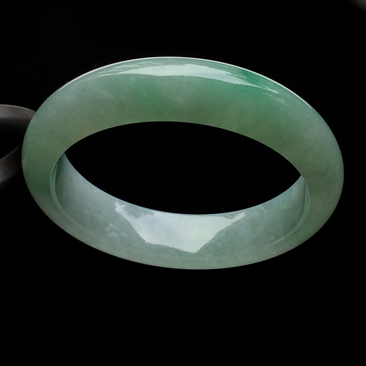 (超值推荐)糯冰种晴水略飘翠手镯（56.6mm）